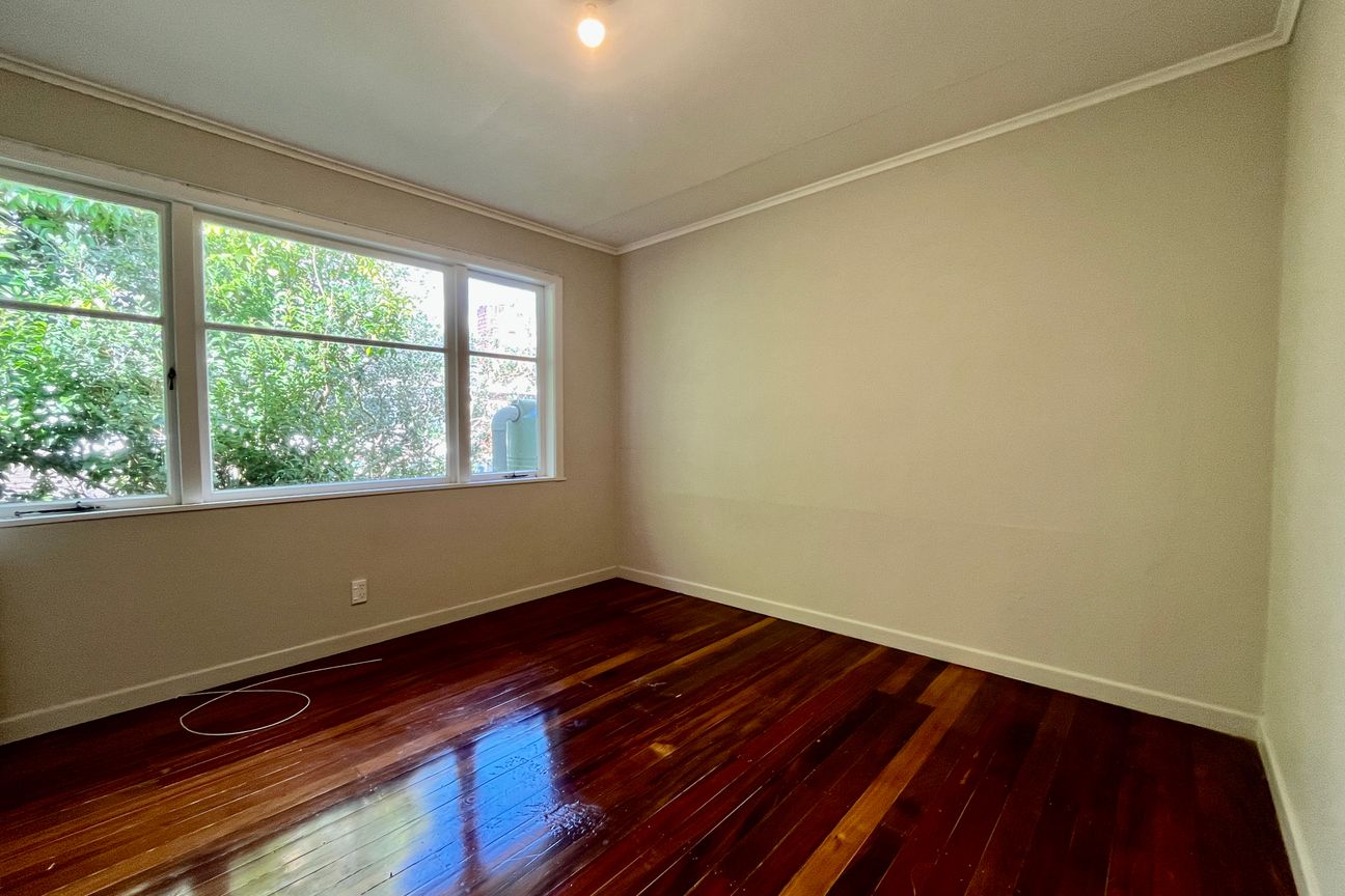 All Offers considered!! Water Inclusive! - Vista 4