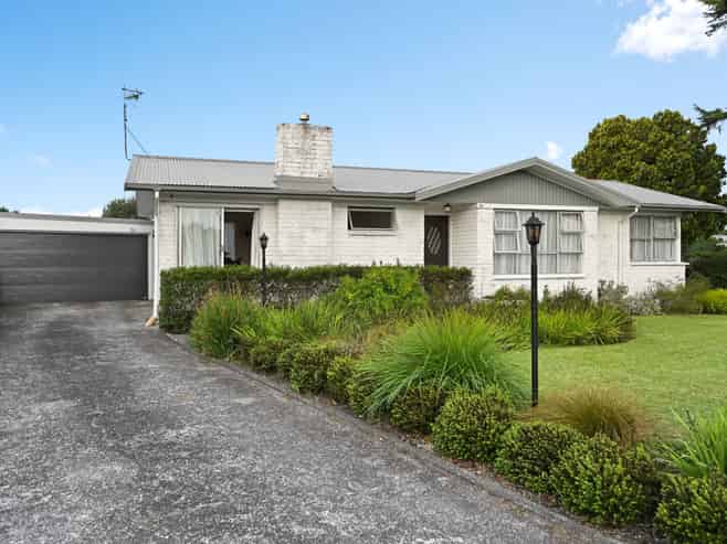 30 Rhonda Avenue, Deanwell