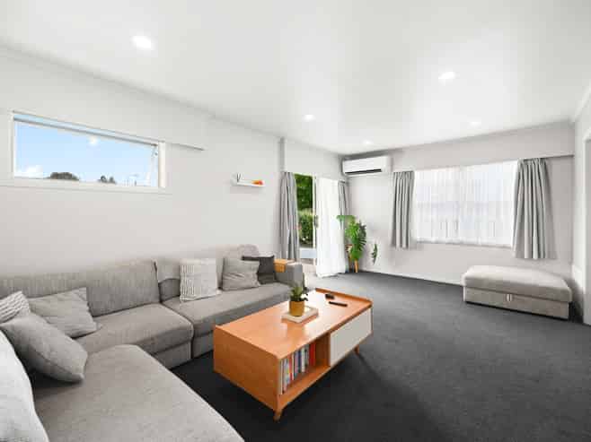 30 Rhonda Avenue, Deanwell