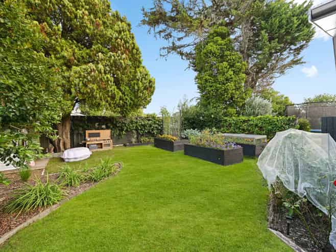 30 Rhonda Avenue, Deanwell