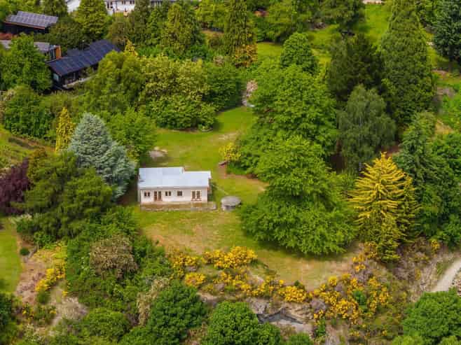 17 Whitechapel Road, Arrow Junction