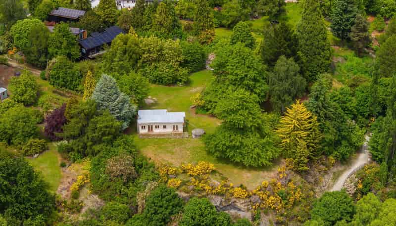 17 Whitechapel Road, Arrow Junction