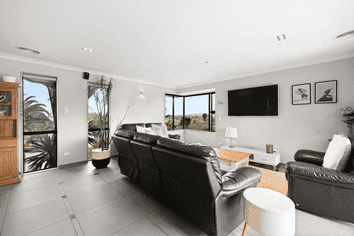 21 Raddington Way, Huntington