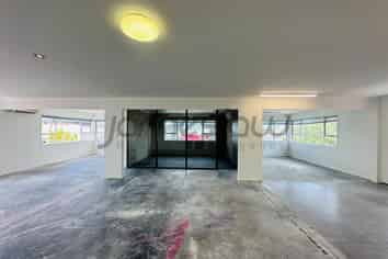 High-Stud 508 sqm Warehouse in Mt Eden