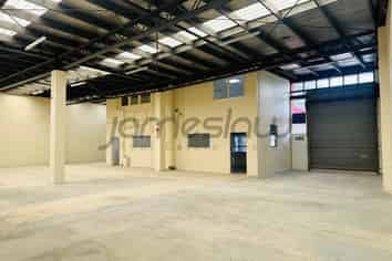 High-Stud 508 sqm Warehouse in Mt Eden