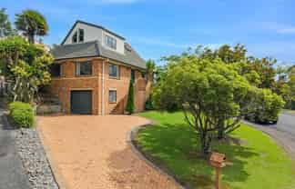 46 Vintage Drive, Henderson