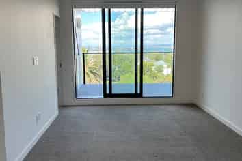 102/19 Rawene Road, Birkenhead