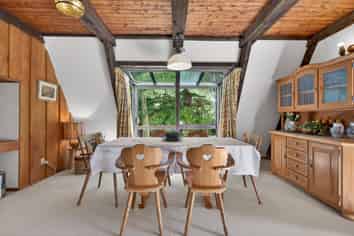 8 Tiniroa Grove, Silverstream