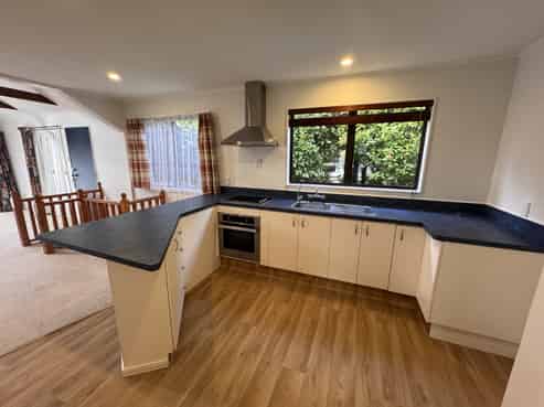 21 Hartford Crescent, Totara Park