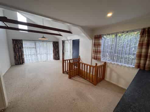 21 Hartford Crescent, Totara Park