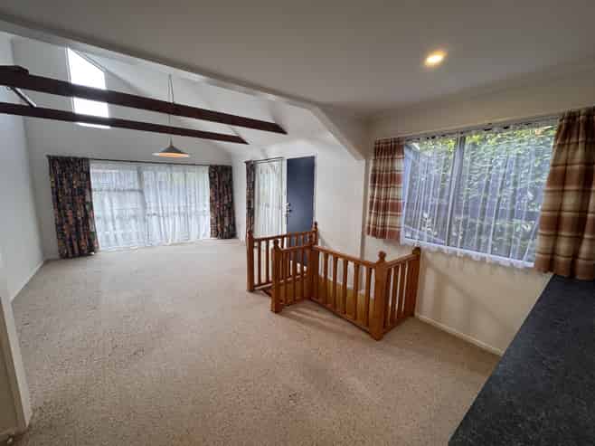 21 Hartford Crescent, Totara Park