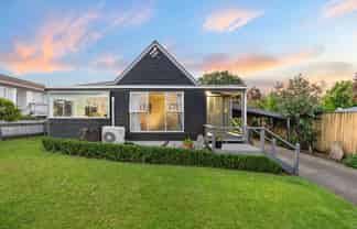 32 Taioma Crescent, Te Atatu Peninsula