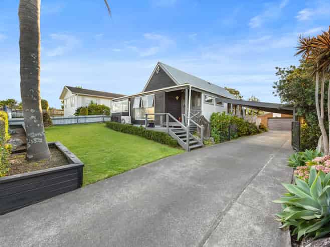 32 Taioma Crescent, Te Atatu Peninsula