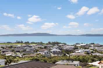 21 Liberty Crescent, Beachlands