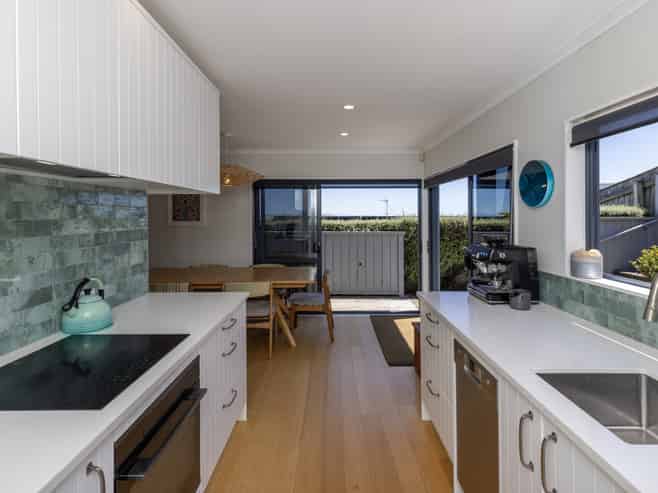 11A Rosetta Road, Raumati South