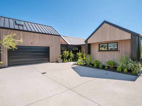7 Torridon Court, Jacks Point