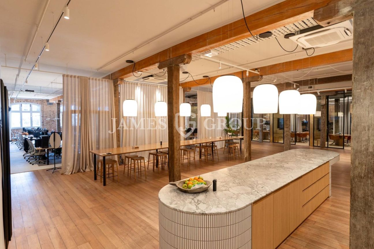 HISTORIC CHARACTER SPACES IN TEXTILE CENTRE – pohled 3