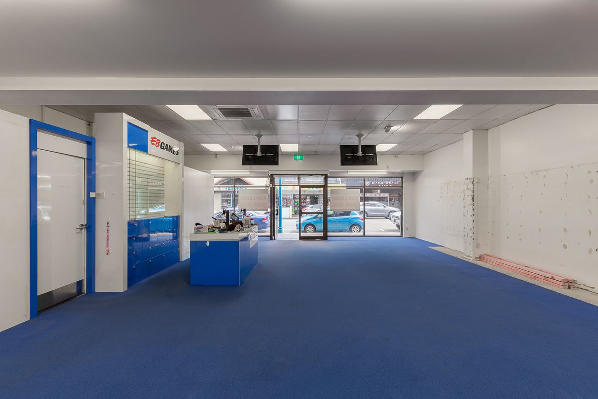 Game On! Level Up Retail at Ex-EB Games Site - Widok 3