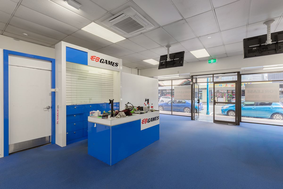 Game On! Level Up Retail at Ex-EB Games Site - Więcej