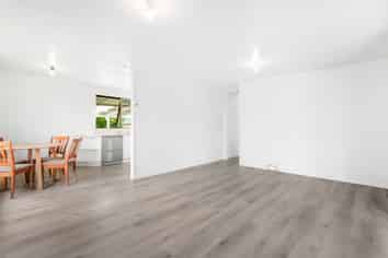 8 Ferry Road , Waipu