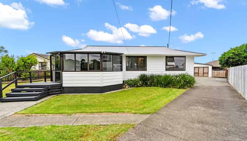 8 Ferry Road , Waipu