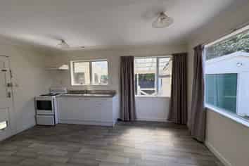 90 Strathmore Avenue , Levin