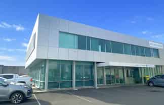 Tidy ground floor office with parking