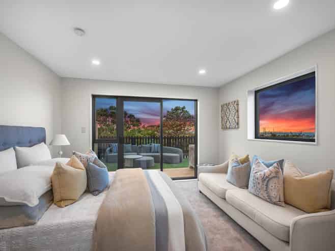 18/929-933 East Coast Road, Torbay