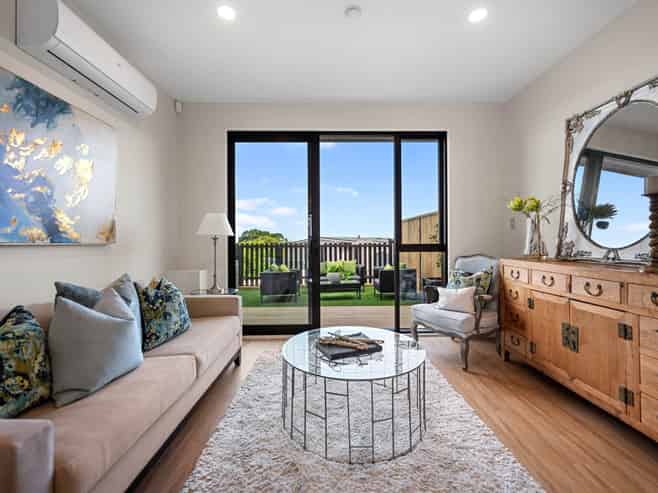 19/929-933 East Coast Road, Torbay