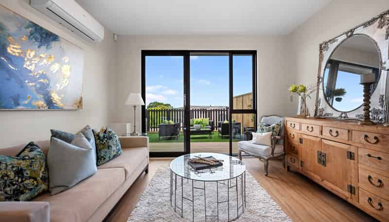 19/929-933 East Coast Road, Torbay