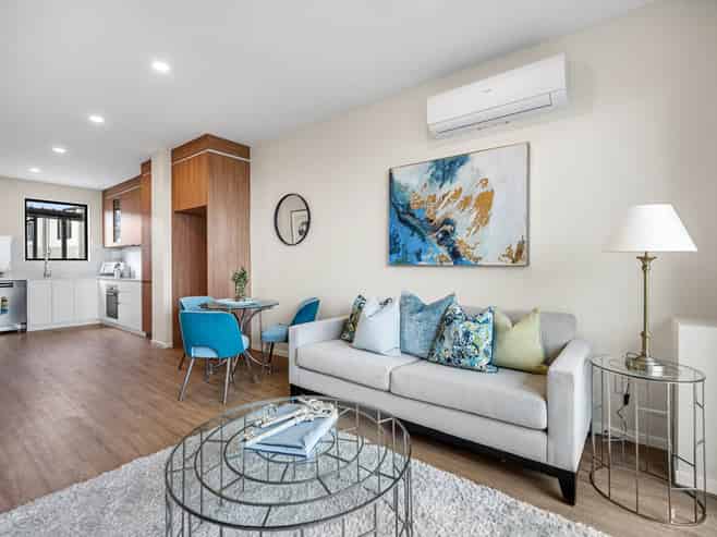 19/929-933 East Coast Road, Torbay