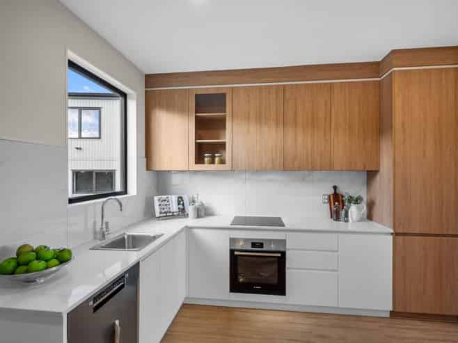 19/929-933 East Coast Road, Torbay