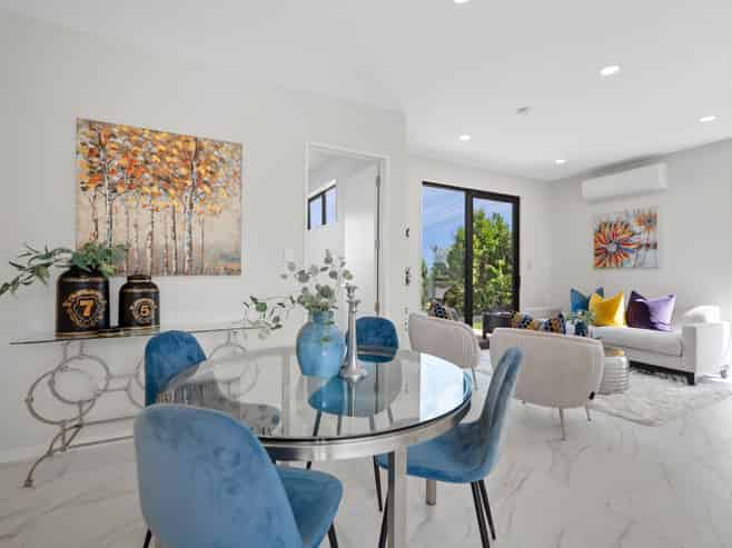 23/929-933 East Coast Road, Torbay