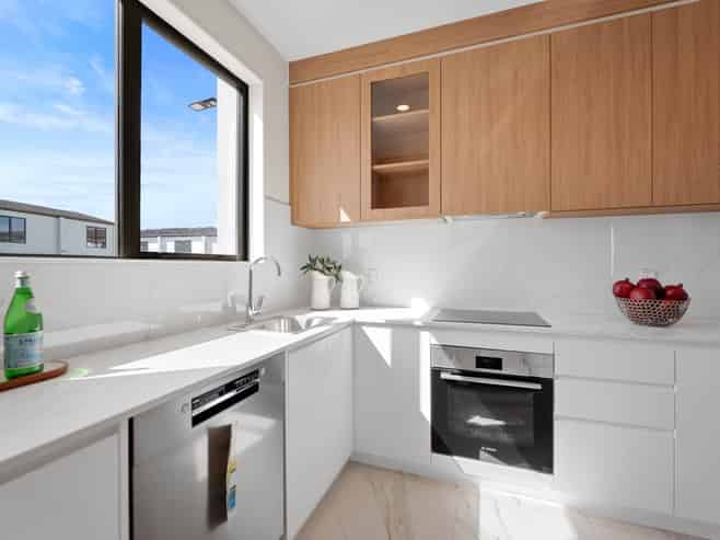 23/929-933 East Coast Road, Torbay