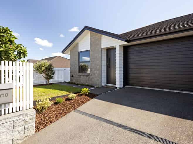 2/10 Maanihi Drive, Rototuna North