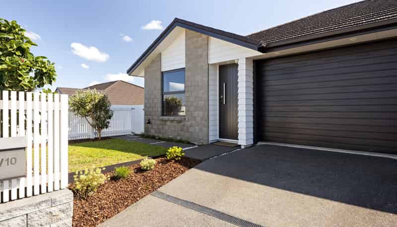 2/10 Maanihi Drive, Rototuna North