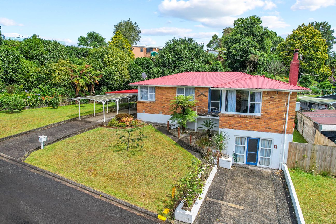 Solid Brick Family Home - Widok 2