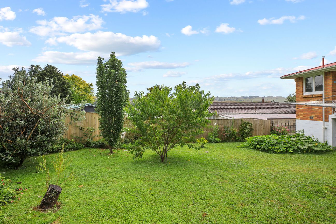 Solid Brick Family Home - Więcej