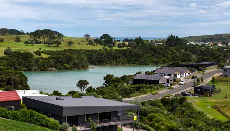 21 Maataitai Road, Raglan