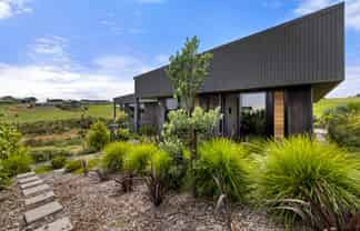 21 Maataitai Road, Raglan