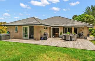 44 Brenda Gardner Way, MAUNU