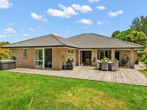 44 Brenda Gardner Way, MAUNU