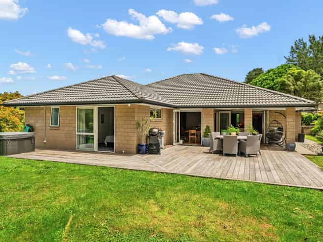 44 Brenda Gardner Way, MAUNU