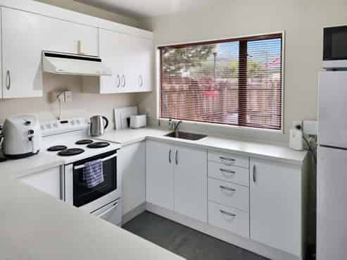 16 McBain Grove, Avalon