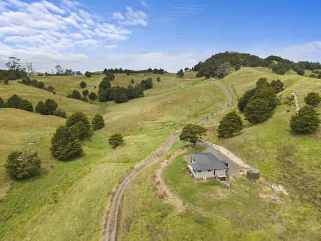 600 Crows Nest Road, Hukerenui