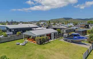 181 Ngaio Drive, Matarangi