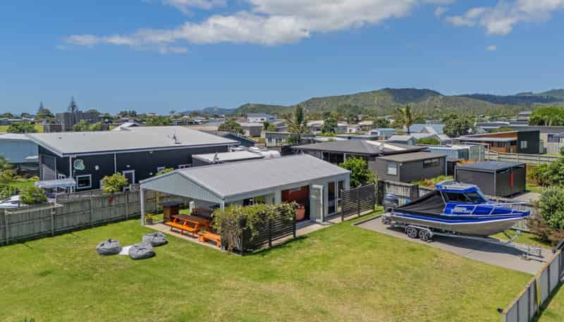 181 Ngaio Drive, Matarangi
