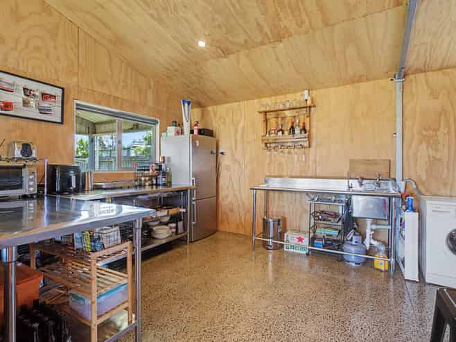 181 Ngaio Drive, Matarangi