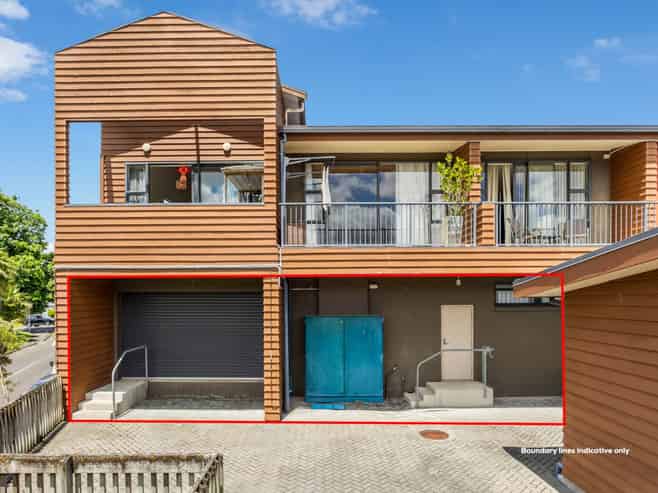 RETAIL PLUS LOCKER BUSINESS IN ONE PACKAGE
