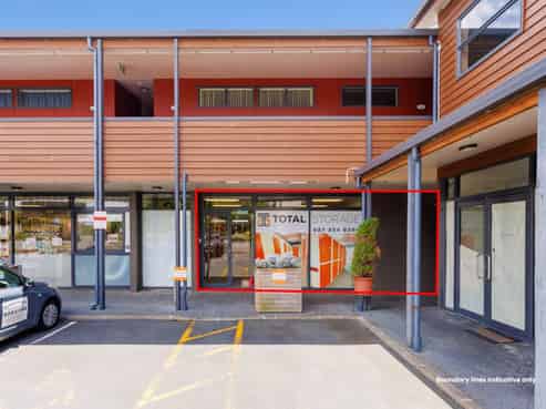 RETAIL PLUS LOCKER BUSINESS IN ONE PACKAGE
